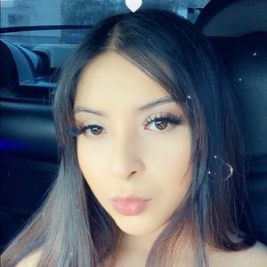 Meet your Posher, Carolina